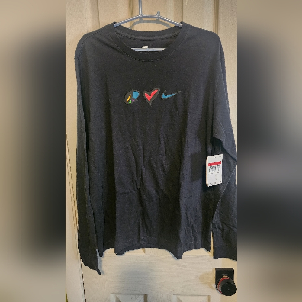 NIKE MEN’s Long Sleeve Tee Shirt - Size L